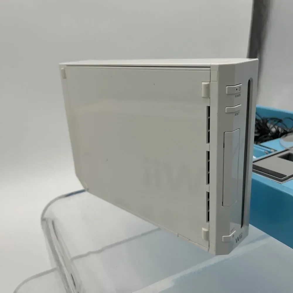 White Nintendo Wii Console Wii Sports- Complete In Box CIB - Matching Serial #'s